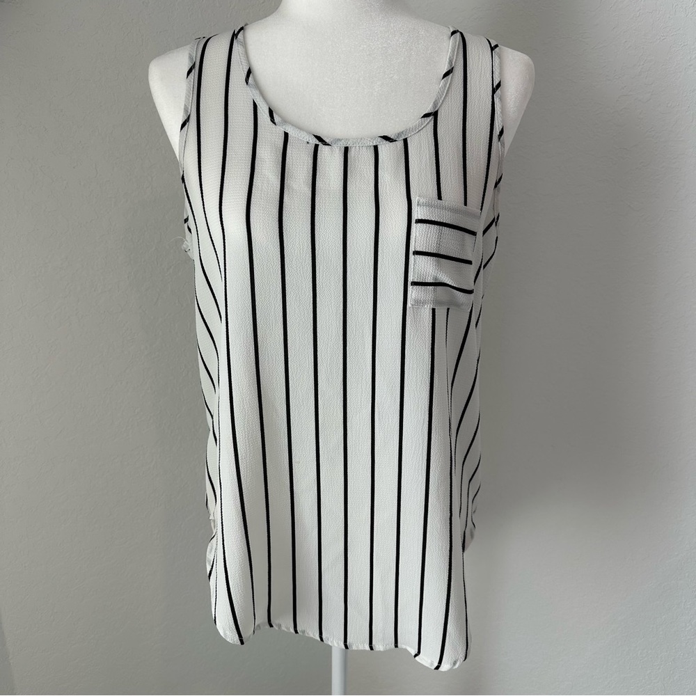 Women's Black and White Vertical Striped Tank Top